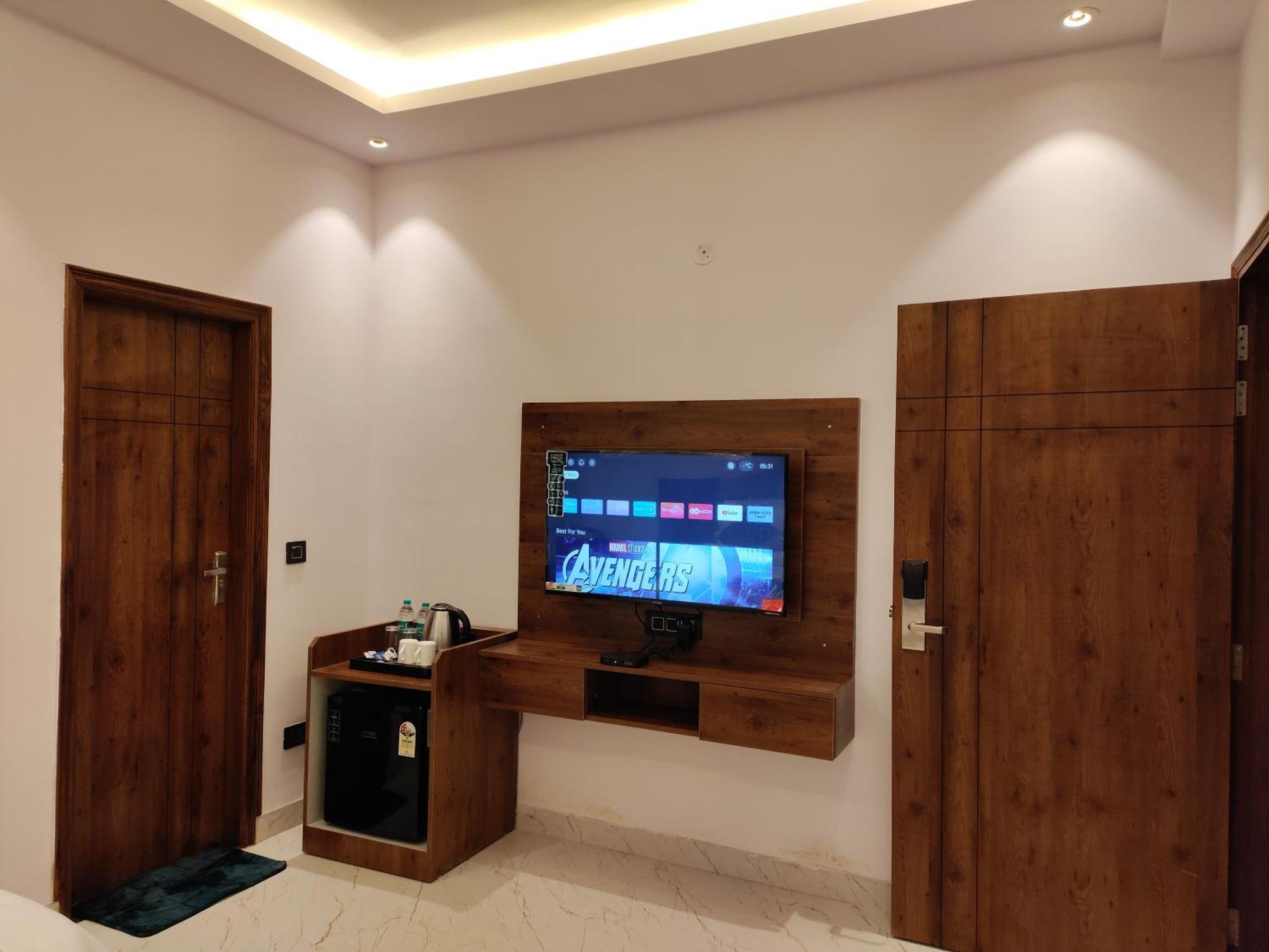 Emerald Suites グレーター・ノイダ 部屋 写真
