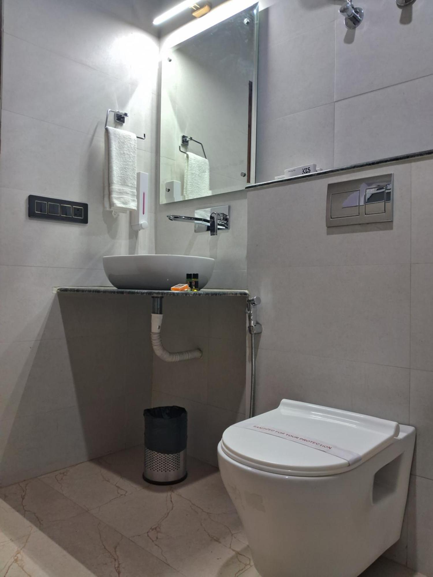 Emerald Suites グレーター・ノイダ 部屋 写真