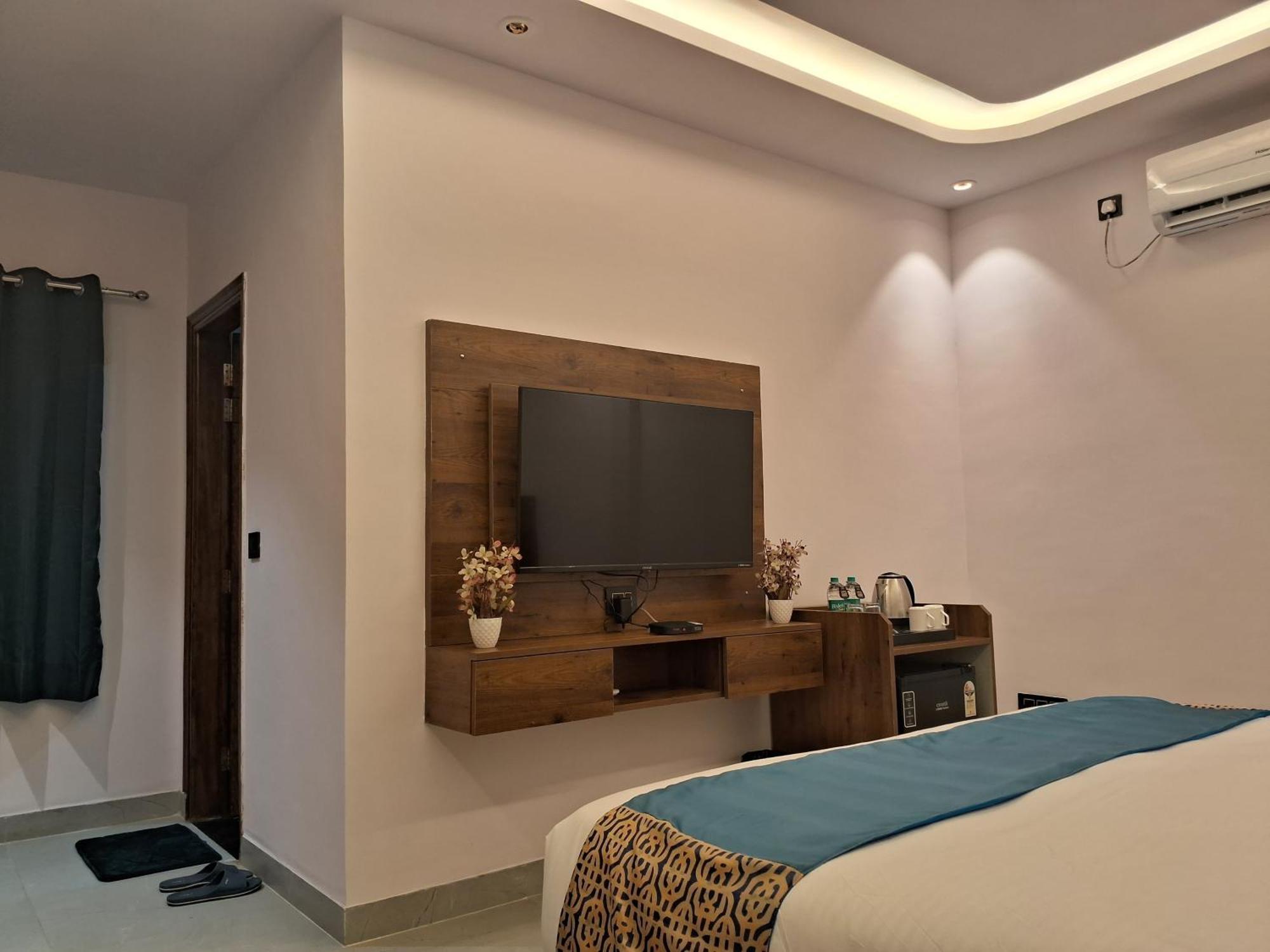 Emerald Suites グレーター・ノイダ 部屋 写真