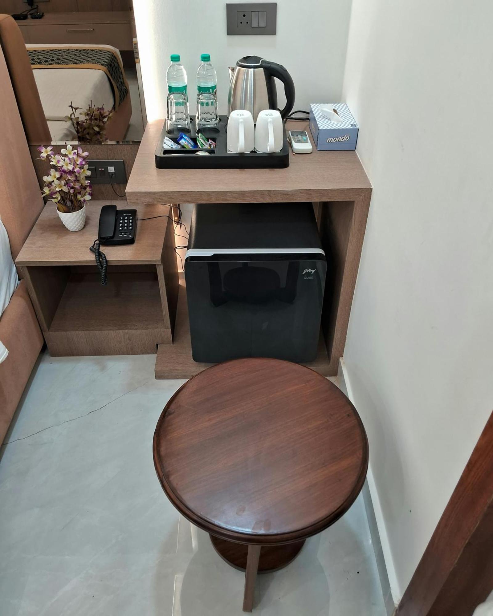 Emerald Suites グレーター・ノイダ エクステリア 写真